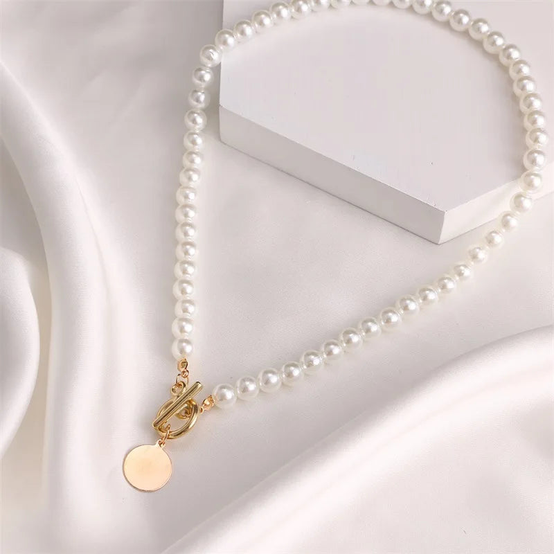 2023 Fashion Wedding Pearl Choker Necklace For Women Vintage Coin Lock Pendant Chain Jewelry on the Neck Accessories Party Gift