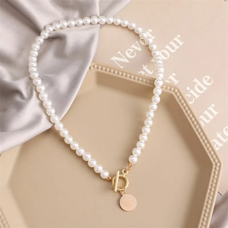 2023 Fashion Wedding Pearl Choker Necklace For Women Vintage Coin Lock Pendant Chain Jewelry on the Neck Accessories Party Gift