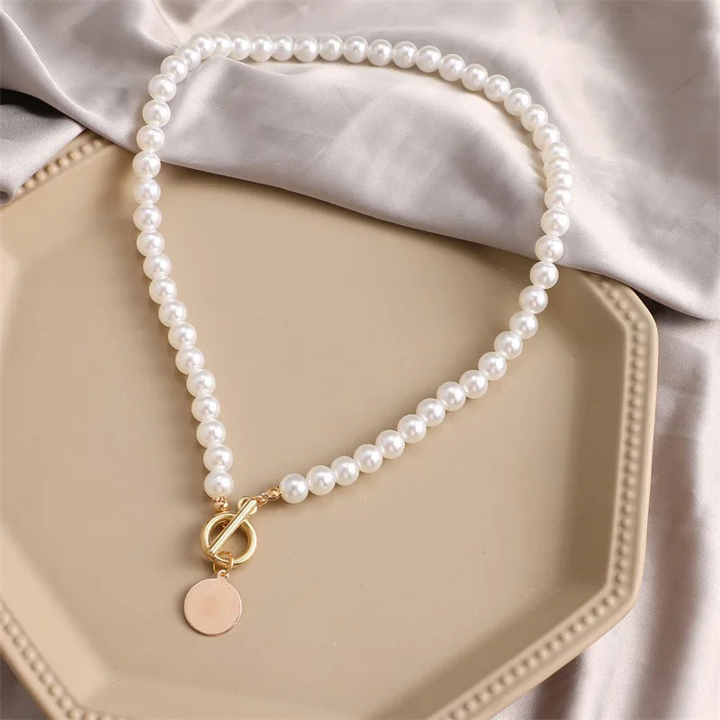 2023 Fashion Wedding Pearl Choker Necklace For Women Vintage Coin Lock Pendant Chain Jewelry on the Neck Accessories Party Gift