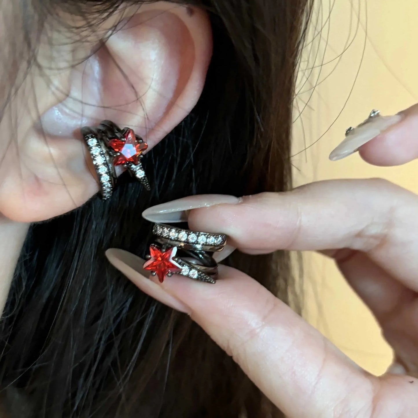 Y2K Gothic Punk Red Zircon Star Ear Clip Earring for Women Hiphop Double Layer Black Fake Cartilage Piercing Jewelry Accessories