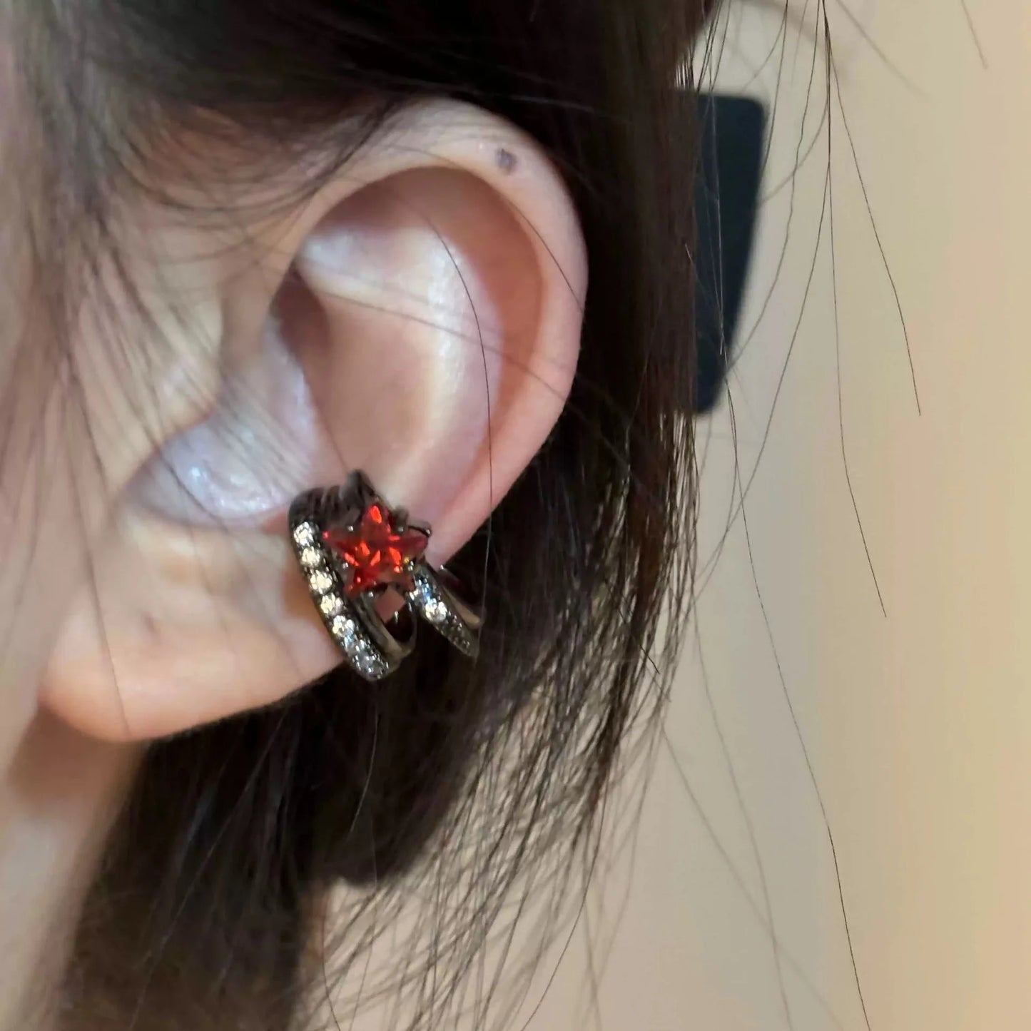 Y2K Gothic Punk Red Zircon Star Ear Clip Earring for Women Hiphop Double Layer Black Fake Cartilage Piercing Jewelry Accessories